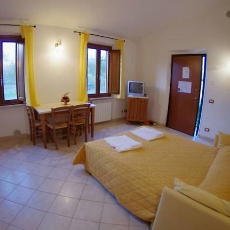 Oasi Del Grillo Aparthotel Castelnuovo Berardenga Exteriör bild