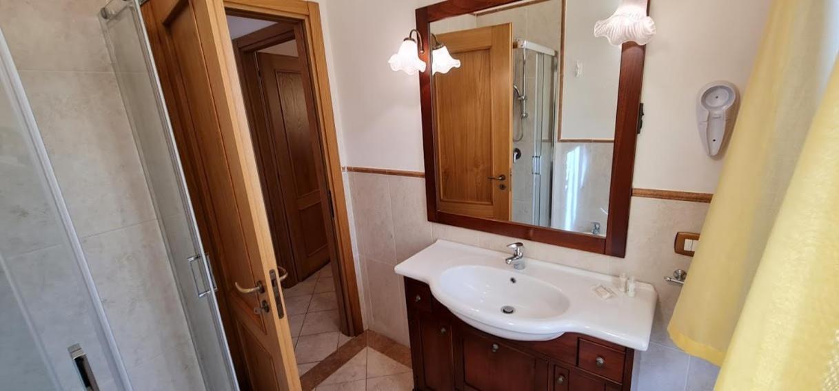 Oasi Del Grillo Aparthotel Castelnuovo Berardenga Exteriör bild