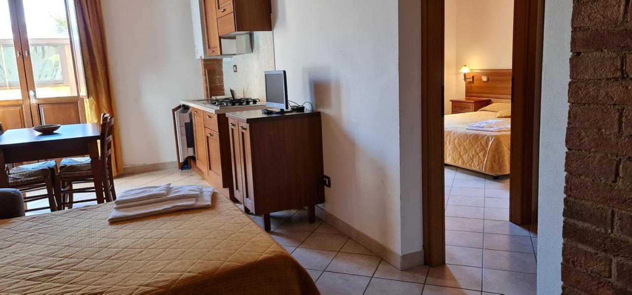 Oasi Del Grillo Aparthotel Castelnuovo Berardenga Exteriör bild