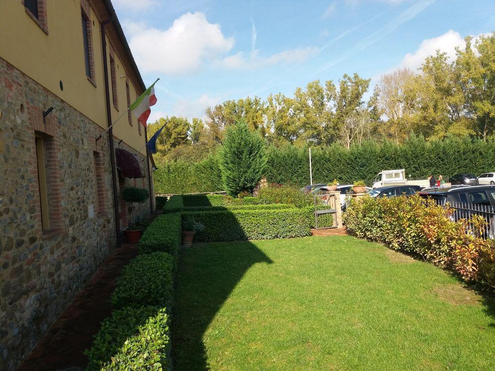 Oasi Del Grillo Aparthotel Castelnuovo Berardenga Exteriör bild