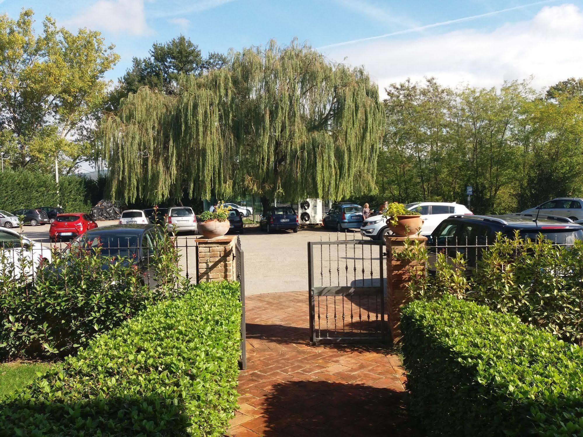 Oasi Del Grillo Aparthotel Castelnuovo Berardenga Exteriör bild